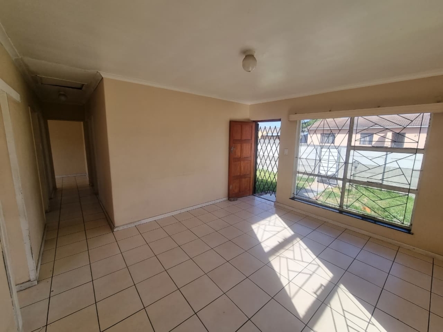 To Let 3 Bedroom Property for Rent in Devon Park Village Western Cape
